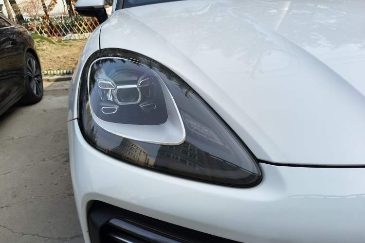 Used Porsche Cayenne E-Hybrid 2019 Cayenne E-Hybrid 2.0T Right Front Headlight
