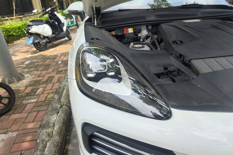 Used Porsche Cayenne E-Hybrid 2019 Cayenne E-Hybrid 2.0T Right Front Headlight