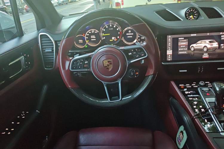 Used Porsche Cayenne E-Hybrid 2019 Cayenne E-Hybrid 2.0T Steering Wheel