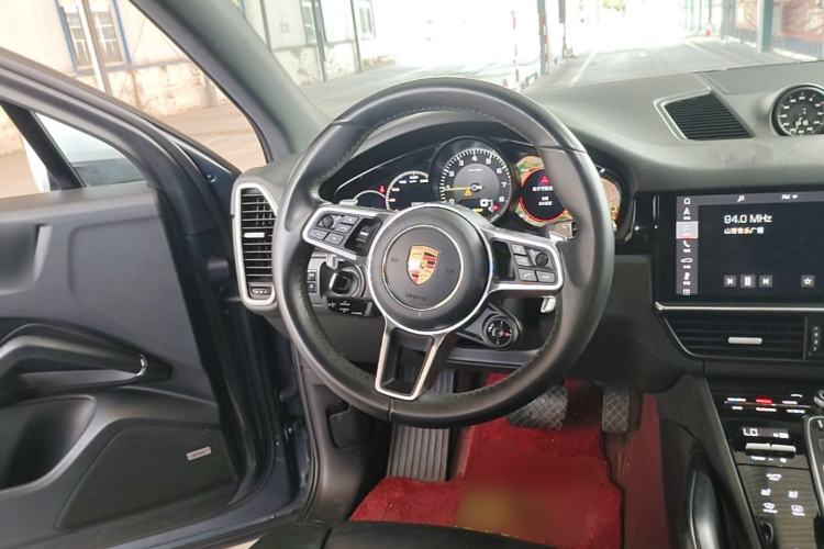 Used Porsche Cayenne E-Hybrid 2019 Cayenne E-Hybrid 2.0T Steering Wheel