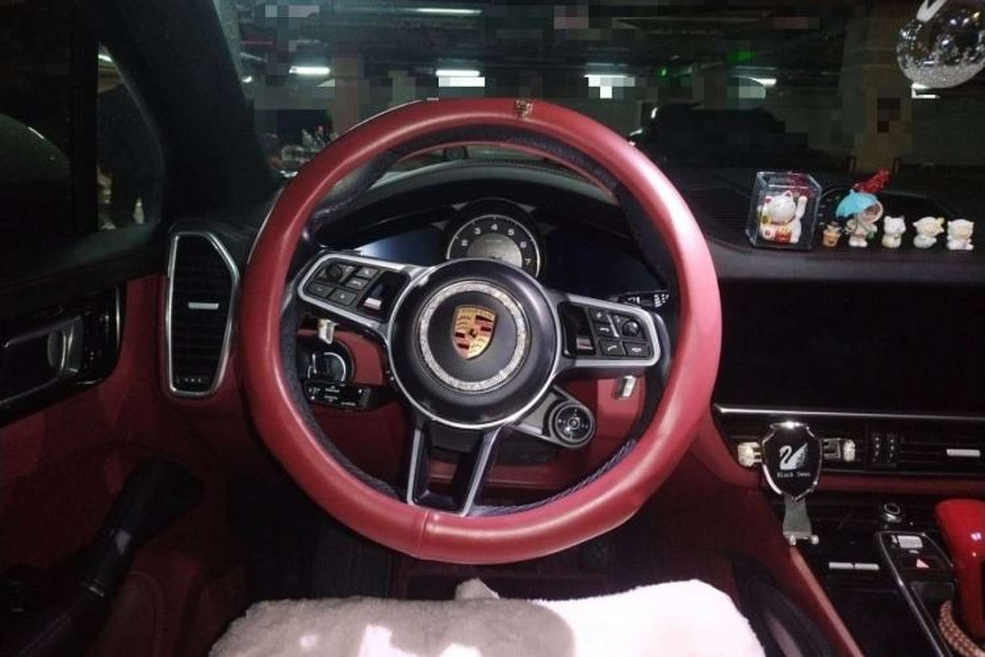 Used Porsche Cayenne E-Hybrid 2019 Cayenne E-Hybrid 2.0T Steering Wheel