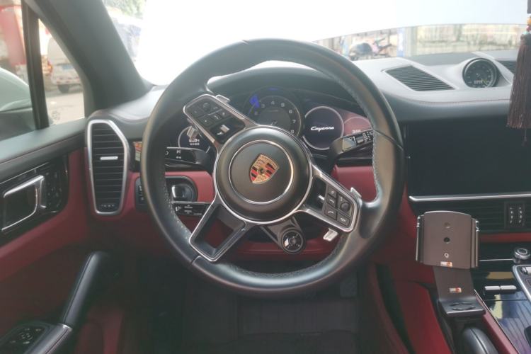 Used Porsche Cayenne E-Hybrid 2019 Cayenne E-Hybrid 2.0T Steering Wheel