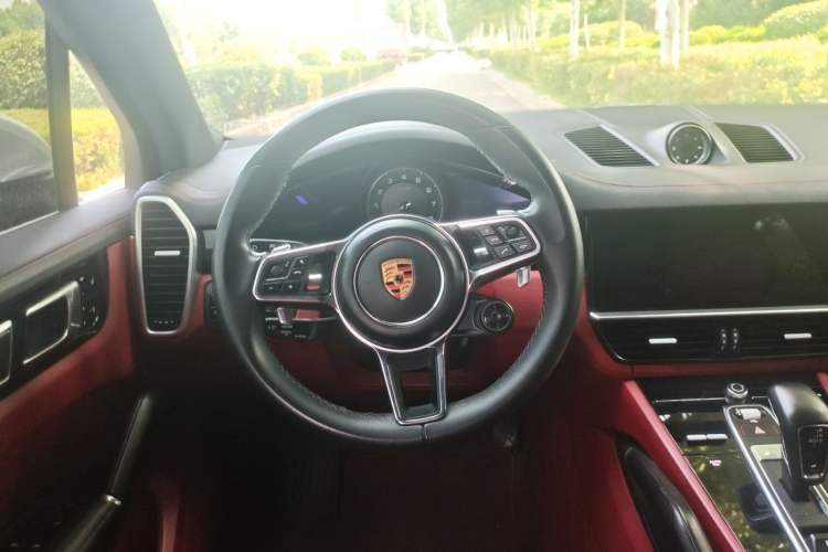Used Porsche Cayenne E-Hybrid 2019 Cayenne E-Hybrid 2.0T Steering Wheel