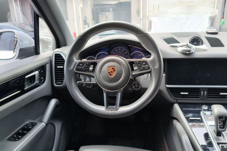 Used Porsche Cayenne E-Hybrid 2019 Cayenne E-Hybrid 2.0T Steering Wheel