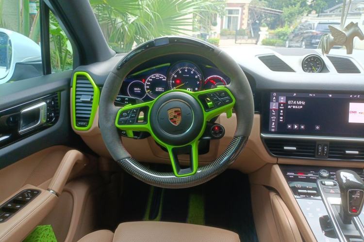 Used Porsche Cayenne E-Hybrid 2019 Cayenne E-Hybrid 2.0T Steering Wheel