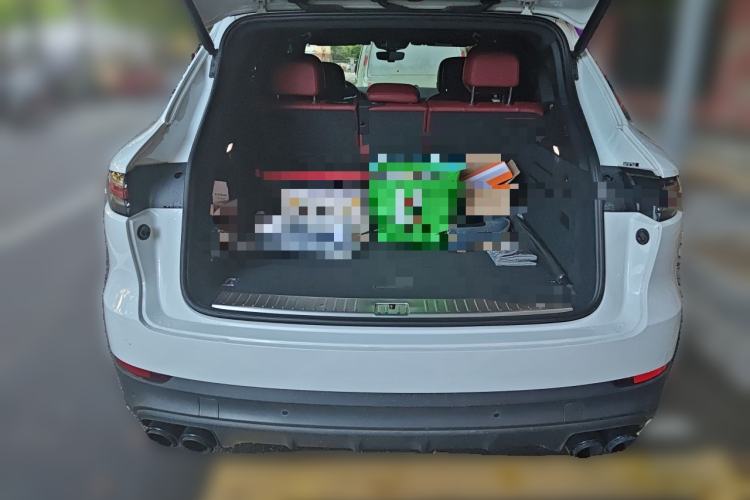 Used Porsche Cayenne E-Hybrid 2019 Cayenne E-Hybrid 2.0T Trunk