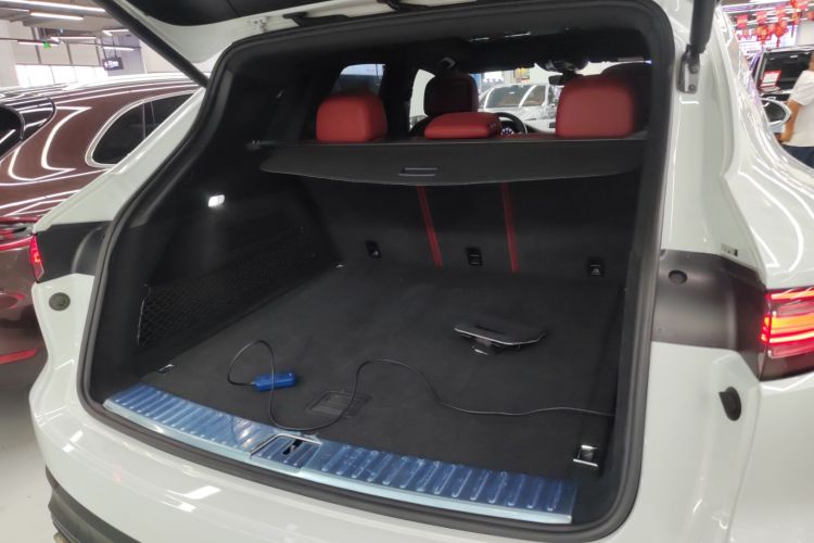 Used Porsche Cayenne E-Hybrid 2019 Cayenne E-Hybrid 2.0T Trunk