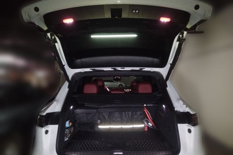 Used Porsche Cayenne E-Hybrid 2019 Cayenne E-Hybrid 2.0T Trunk
