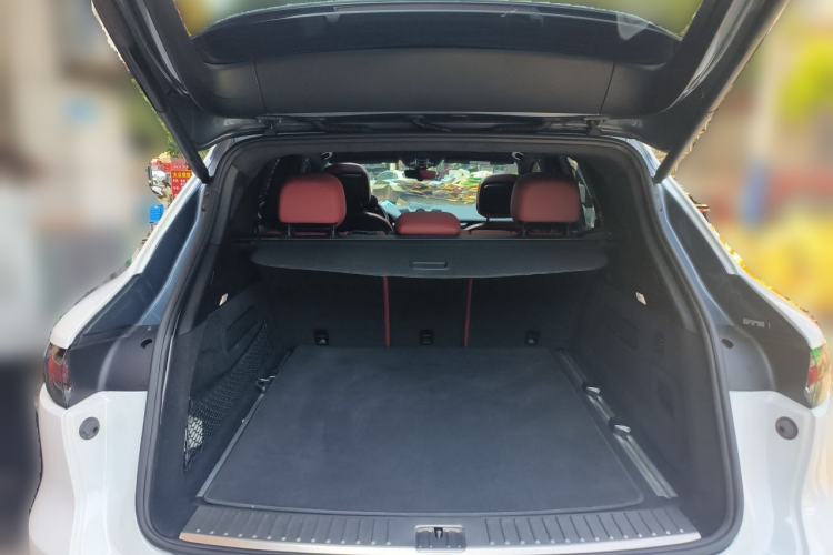 Used Porsche Cayenne E-Hybrid 2019 Cayenne E-Hybrid 2.0T Trunk