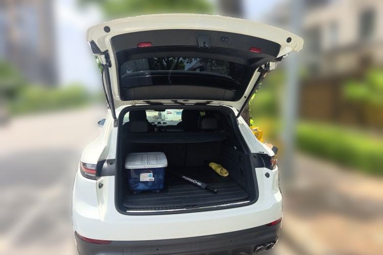 Used Porsche Cayenne E-Hybrid 2019 Cayenne E-Hybrid 2.0T Trunk
