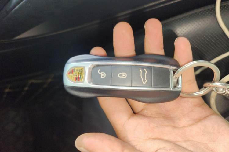 Used Porsche Cayenne E-Hybrid 2019 Cayenne E-Hybrid 2.0T Vehicle Key