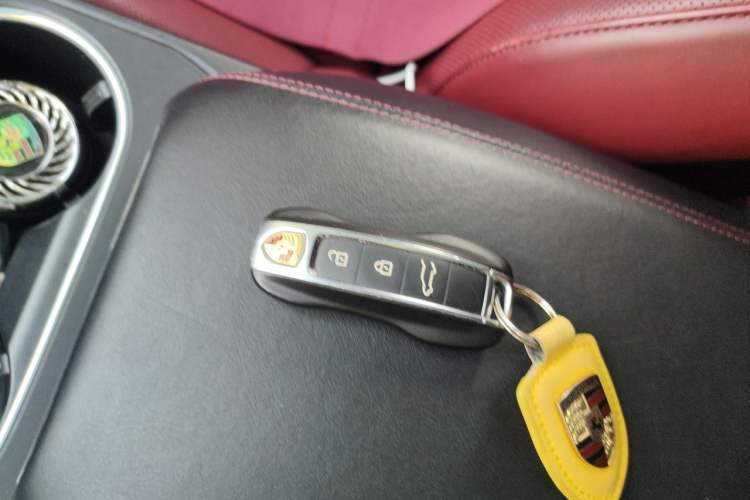 Used Porsche Cayenne E-Hybrid 2019 Cayenne E-Hybrid 2.0T Vehicle Key