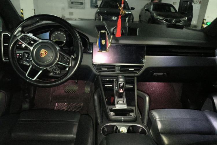 Used Porsche Cayenne E-Hybrid 2020 Cayenne E-Hybrid 2.0T Center Console