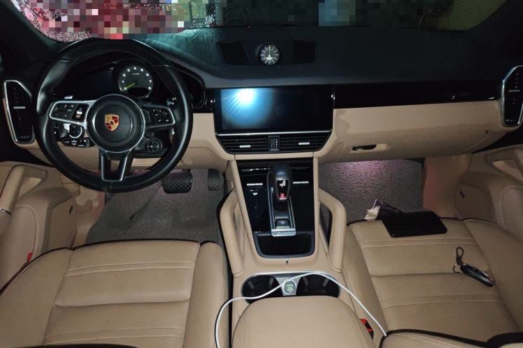Used Porsche Cayenne E-Hybrid 2020 Cayenne E-Hybrid 2.0T Center Console