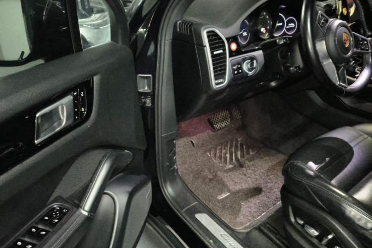 Used Porsche Cayenne E-Hybrid 2020 Cayenne E-Hybrid 2.0T Driver Seat