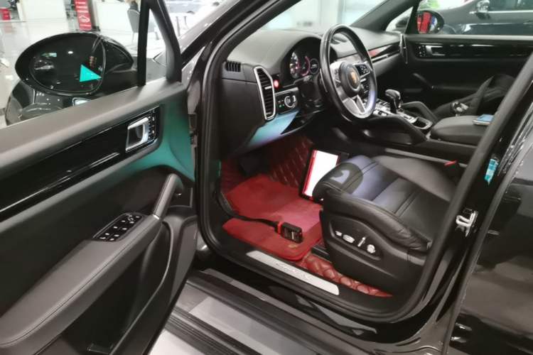 Used Porsche Cayenne E-Hybrid 2020 Cayenne E-Hybrid 2.0T Driver Seat