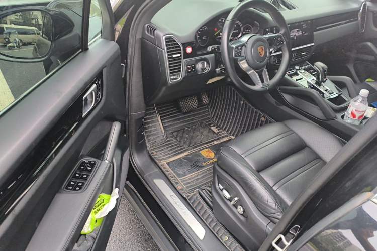 Used Porsche Cayenne E-Hybrid 2020 Cayenne E-Hybrid 2.0T Driver Seat
