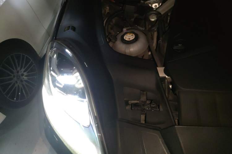 Used Porsche Cayenne E-Hybrid 2020 Cayenne E-Hybrid 2.0T Engine Bay Right