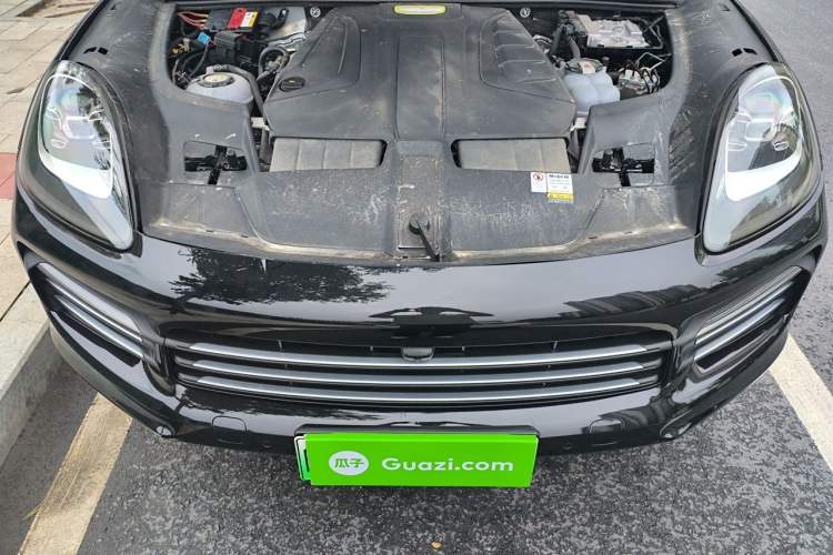 Used Porsche Cayenne E-Hybrid 2020 Cayenne E-Hybrid 2.0T Engine Bay
