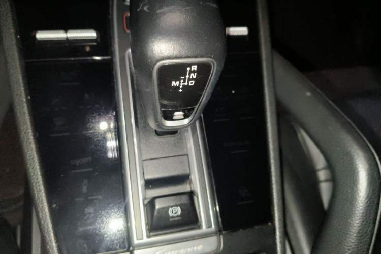 Used Porsche Cayenne E-Hybrid 2020 Cayenne E-Hybrid 2.0T Gear Lever