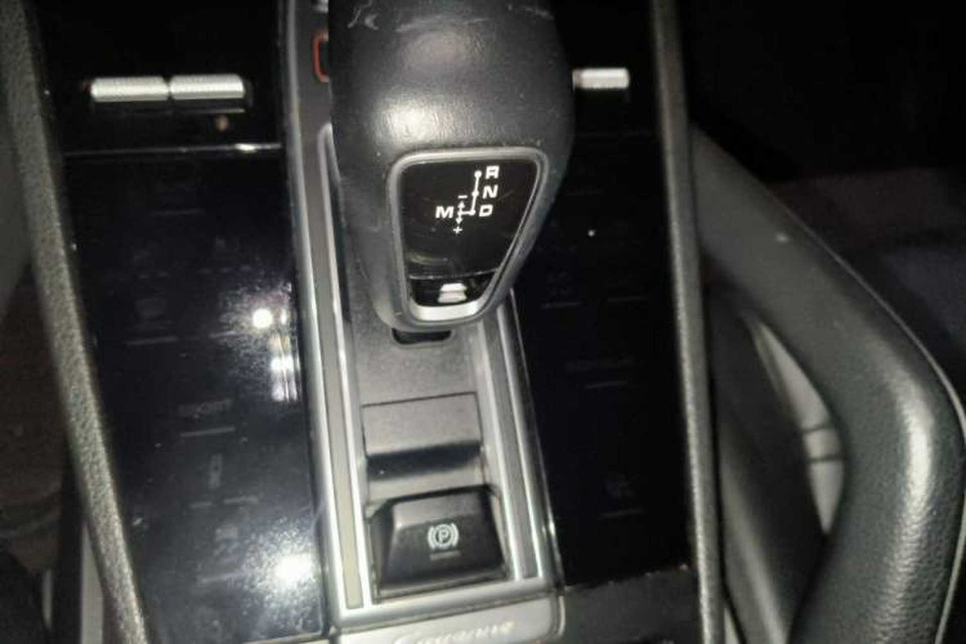 Used Porsche Cayenne E-Hybrid 2020 Cayenne E-Hybrid 2.0T Gear Lever