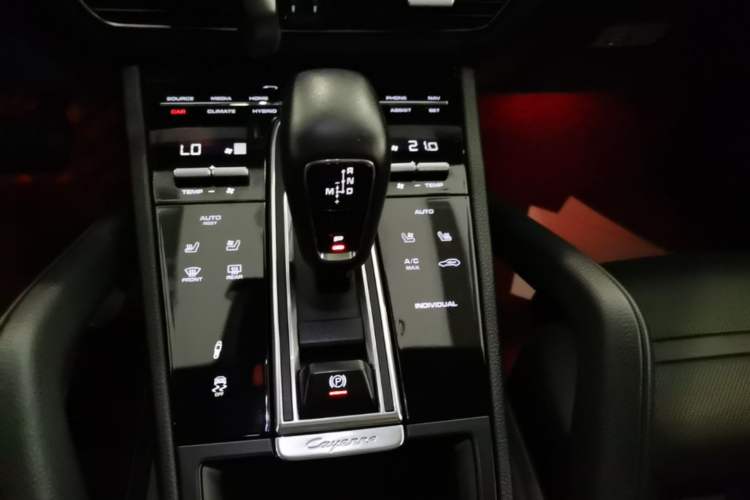 Used Porsche Cayenne E-Hybrid 2020 Cayenne E-Hybrid 2.0T Gear Lever