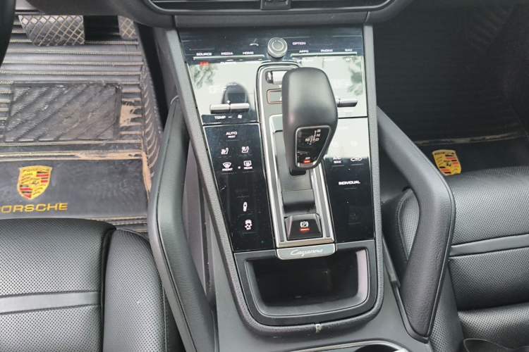 Used Porsche Cayenne E-Hybrid 2020 Cayenne E-Hybrid 2.0T Gear Lever