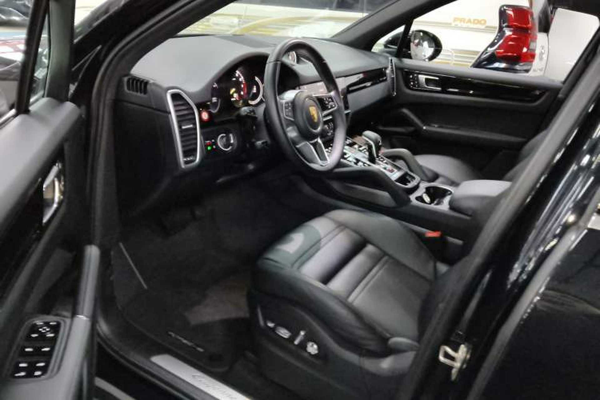 Used Porsche Cayenne E-Hybrid 2020 Cayenne E-Hybrid 2.0T Interior 3