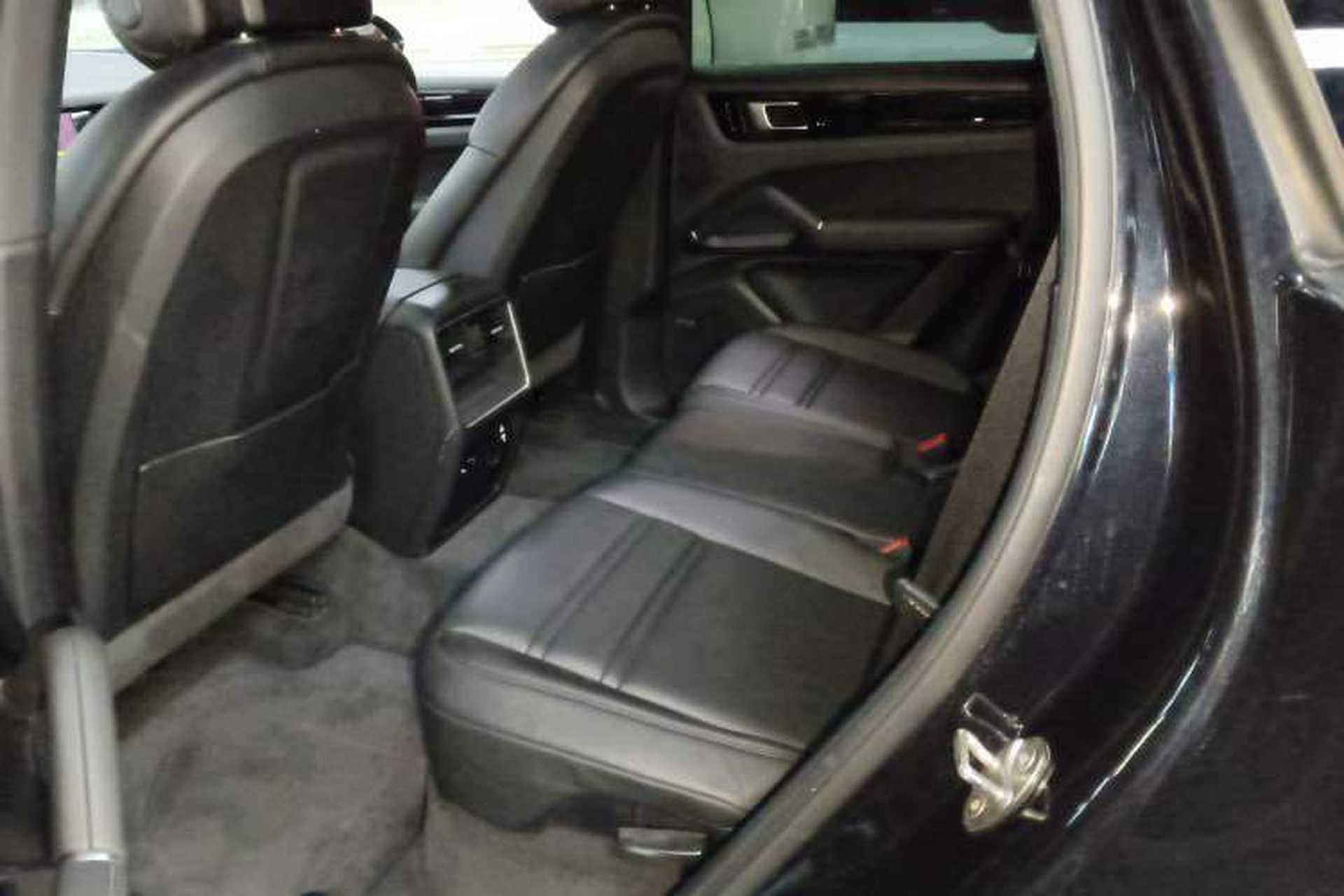 Used Porsche Cayenne E-Hybrid 2020 Cayenne E-Hybrid 2.0T Interior 4