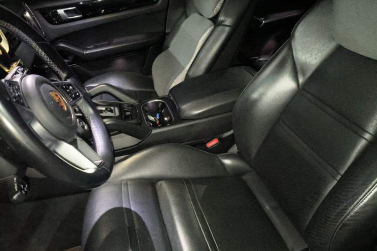 Used Porsche Cayenne E-Hybrid 2020 Cayenne E-Hybrid 2.0T Left Front Seat