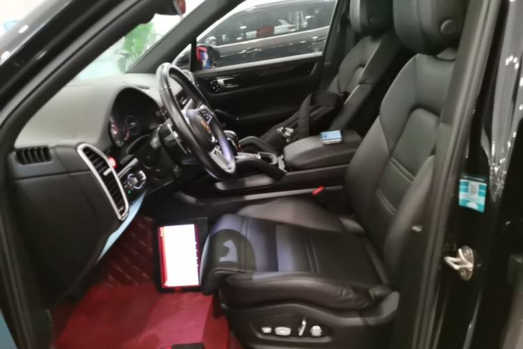 Used Porsche Cayenne E-Hybrid 2020 Cayenne E-Hybrid 2.0T Left Front Seat