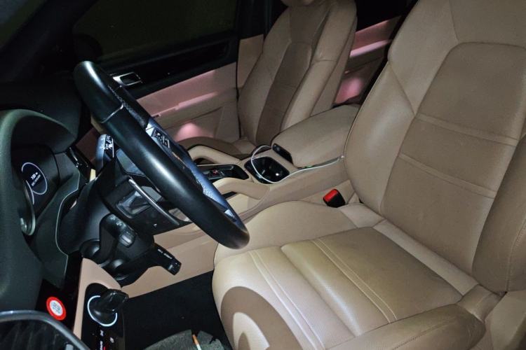 Used Porsche Cayenne E-Hybrid 2020 Cayenne E-Hybrid 2.0T Left Front Seat