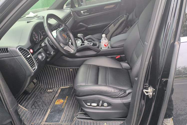 Used Porsche Cayenne E-Hybrid 2020 Cayenne E-Hybrid 2.0T Left Front Seat