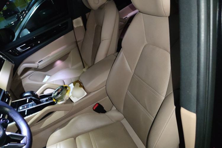 Used Porsche Cayenne E-Hybrid 2020 Cayenne E-Hybrid 2.0T Left Front Seat