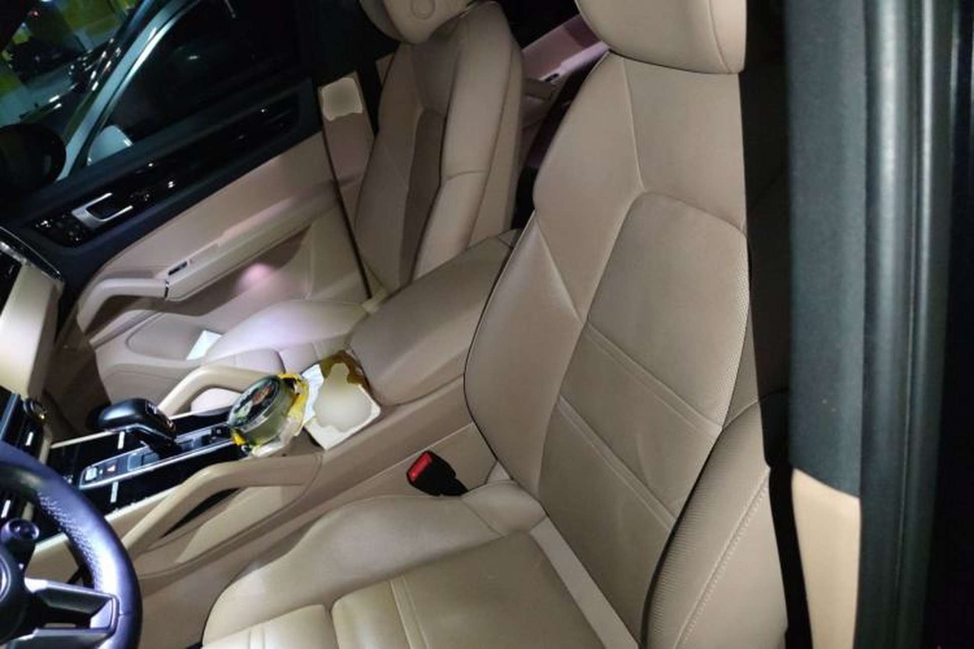 Used Porsche Cayenne E-Hybrid 2020 Cayenne E-Hybrid 2.0T Left Front Seat