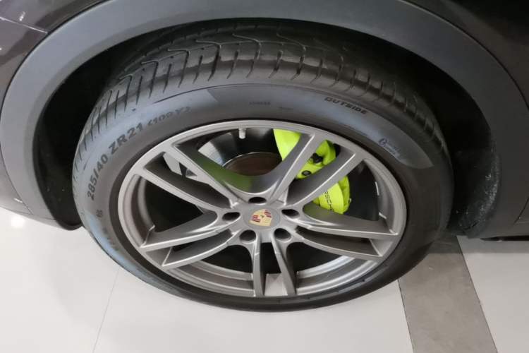 Used Porsche Cayenne E-Hybrid 2020 Cayenne E-Hybrid 2.0T Left Front Wheel Hub