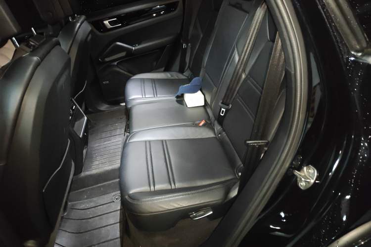 Used Porsche Cayenne E-Hybrid 2020 Cayenne E-Hybrid 2.0T Left Rear Seat