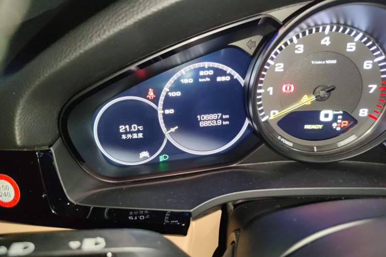 Used Porsche Cayenne E-Hybrid 2020 Cayenne E-Hybrid 2.0T Odometer Close Up