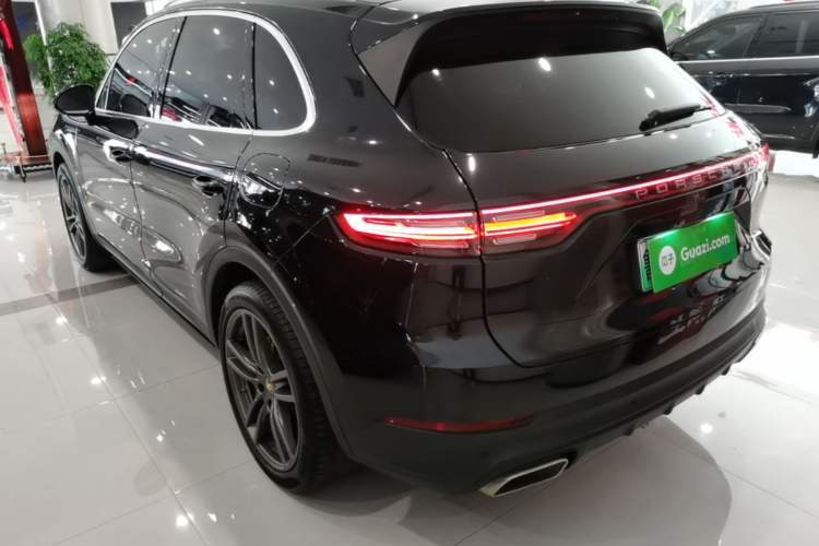Used Porsche Cayenne E-Hybrid 2020 Cayenne E-Hybrid 2.0T Rear Left 45 Deg