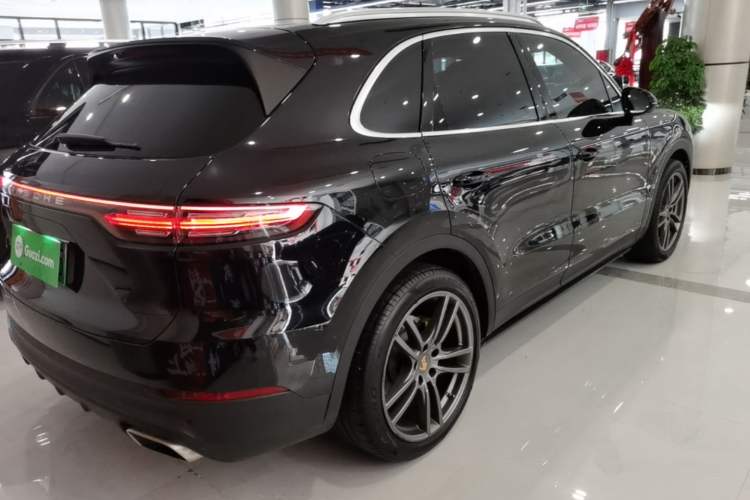 Used Porsche Cayenne E-Hybrid 2020 Cayenne E-Hybrid 2.0T Rear Right 45 Deg