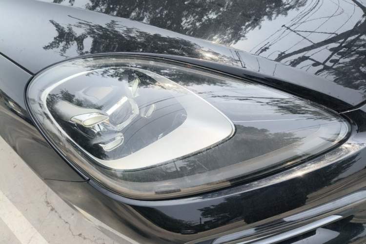 Used Porsche Cayenne E-Hybrid 2020 Cayenne E-Hybrid 2.0T Right Front Headlight