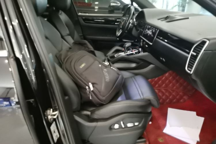 Used Porsche Cayenne E-Hybrid 2020 Cayenne E-Hybrid 2.0T Right Front Seat