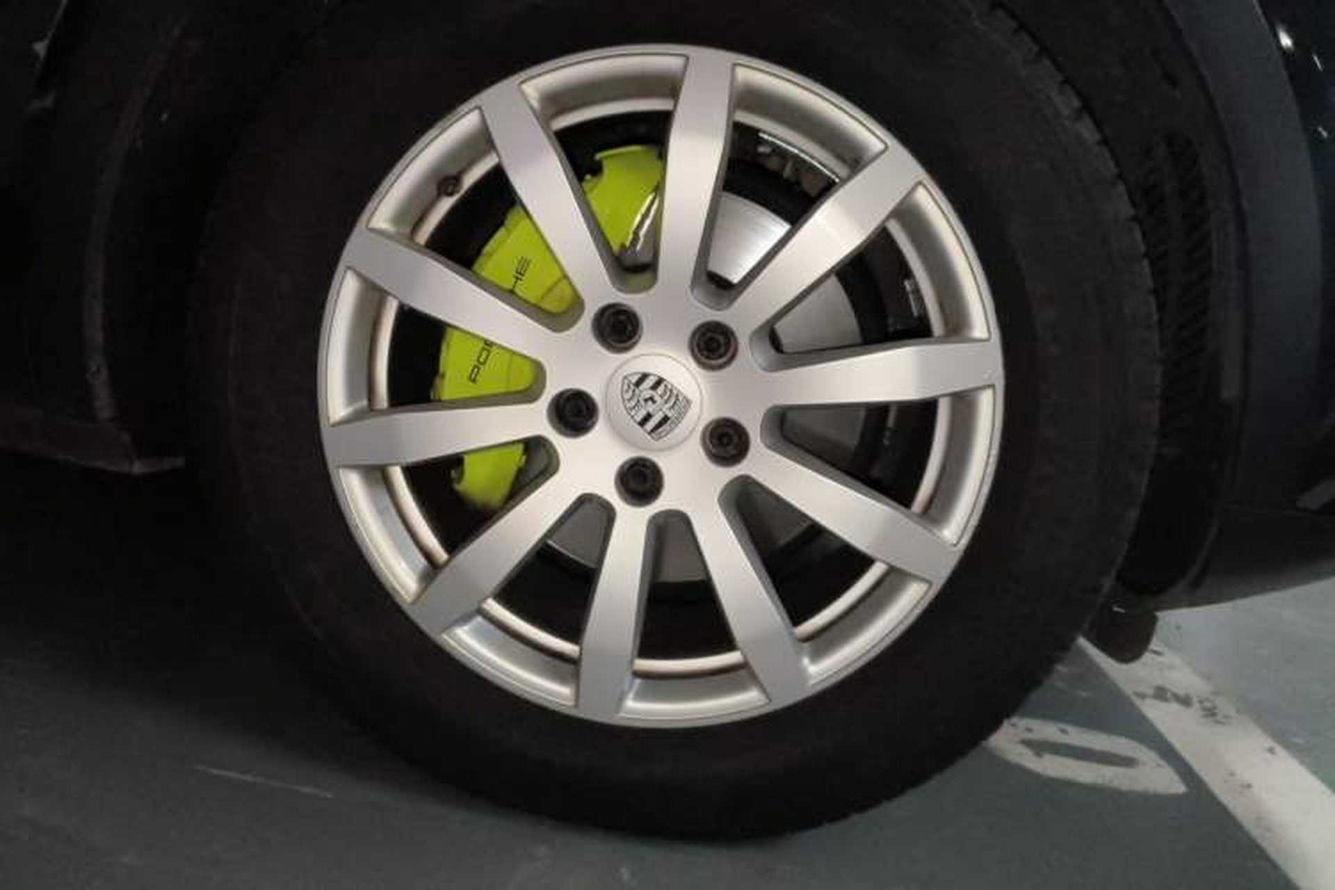Used Porsche Cayenne E-Hybrid 2020 Cayenne E-Hybrid 2.0T Right Front Wheel Hub