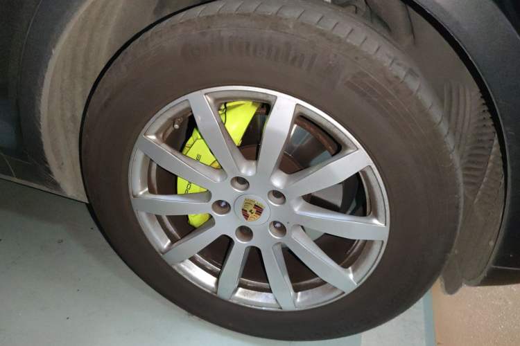 Used Porsche Cayenne E-Hybrid 2020 Cayenne E-Hybrid 2.0T Right Front Wheel Hub