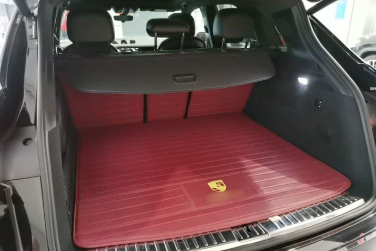 Used Porsche Cayenne E-Hybrid 2020 Cayenne E-Hybrid 2.0T Trunk