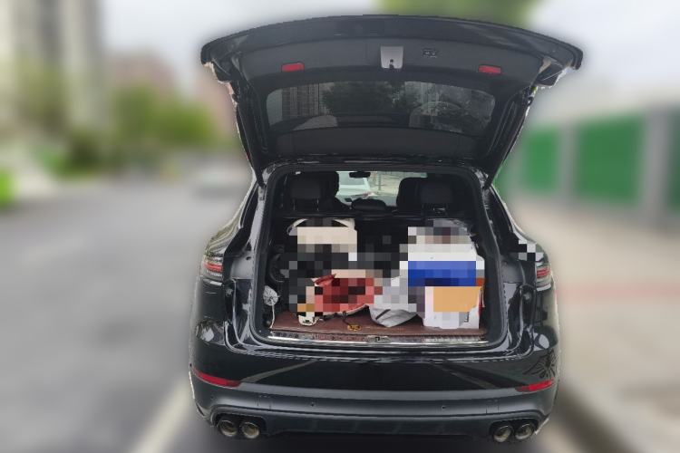 Used Porsche Cayenne E-Hybrid 2020 Cayenne E-Hybrid 2.0T Trunk