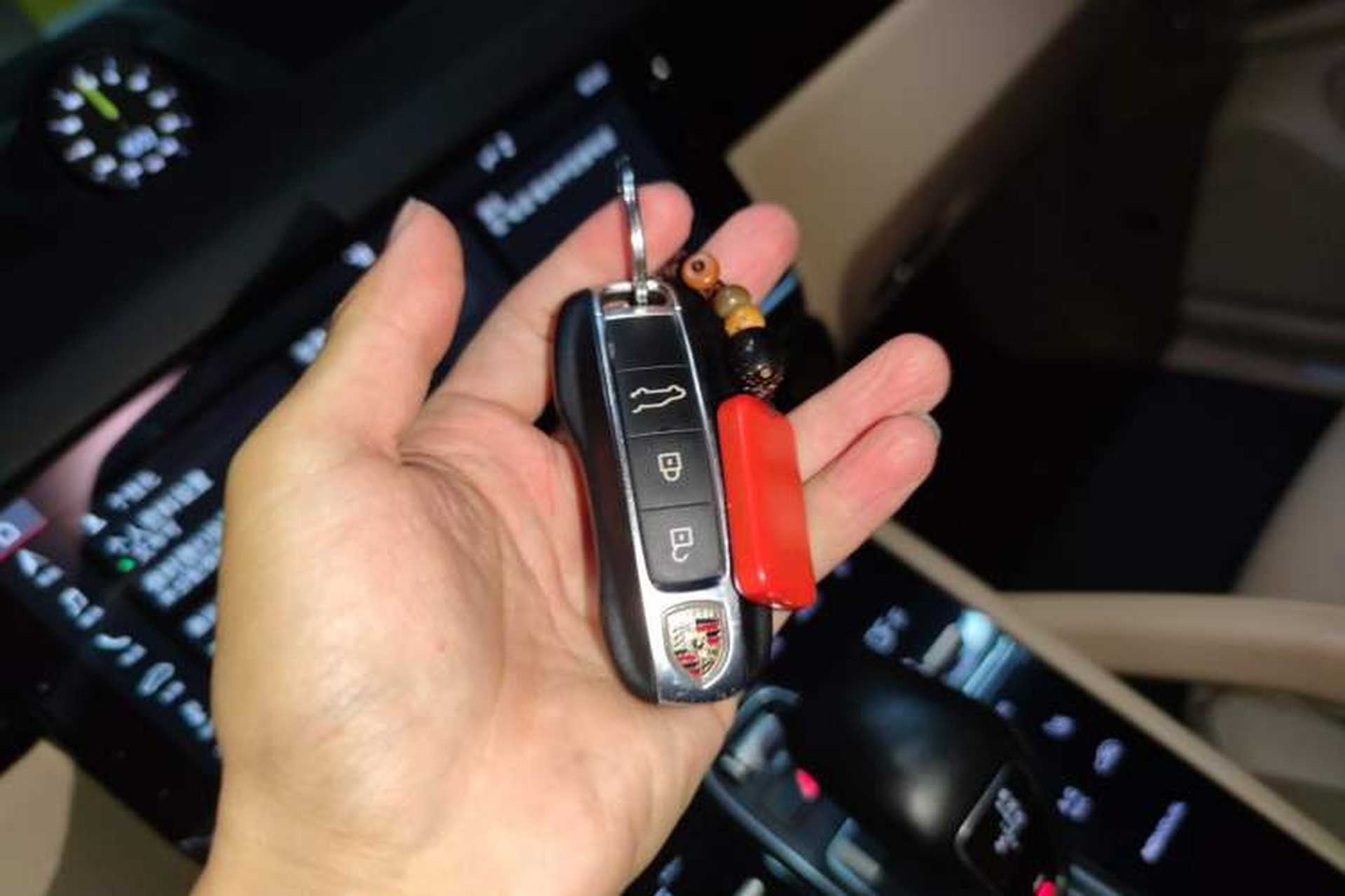 Used Porsche Cayenne E-Hybrid 2020 Cayenne E-Hybrid 2.0T Vehicle Key