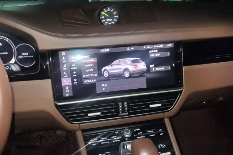Used Porsche Cayenne E-Hybrid 2020 Cayenne E-Hybrid 2.0T Audio And AC Panel