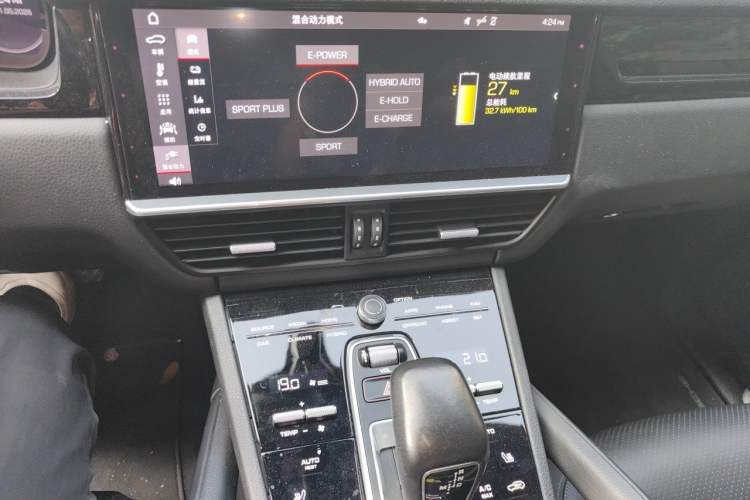 Used Porsche Cayenne E-Hybrid 2020 Cayenne E-Hybrid 2.0T Audio And AC Panel