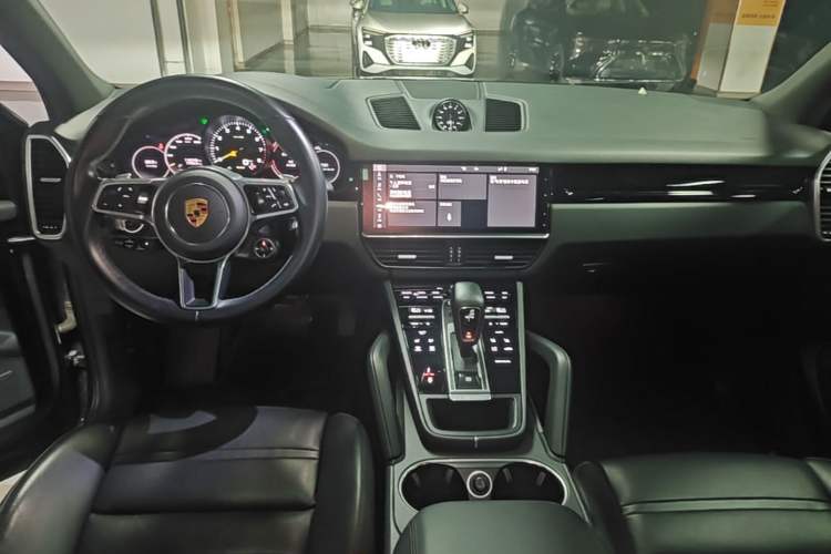 Used Porsche Cayenne E-Hybrid 2020 Cayenne E-Hybrid 2.0T Center Console